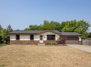 7561 Walnut Ave, Jenison, MI 49428