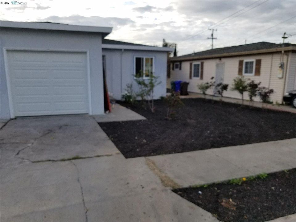 1st image of 3163 11th St