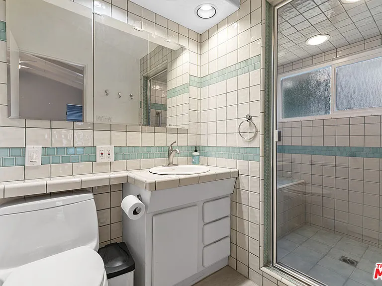 6742 Sunny Brae Ave — Photo 38