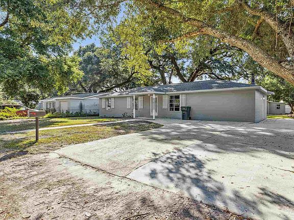 3rd image of 113 Myrtlewood Dr
