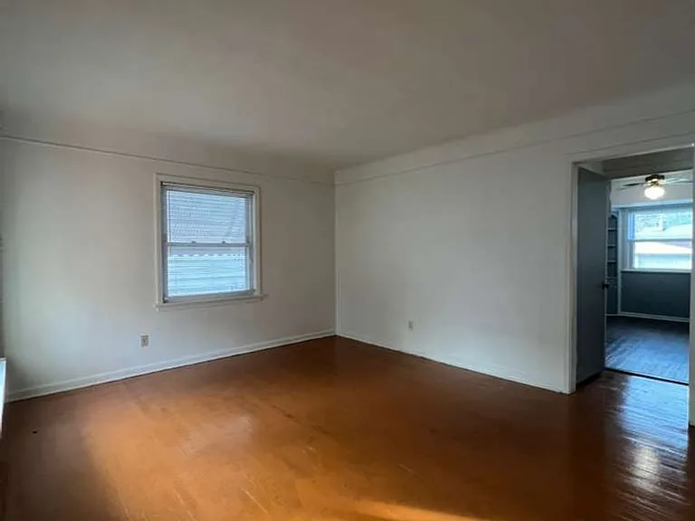 11215 Langton Ave — Photo 14