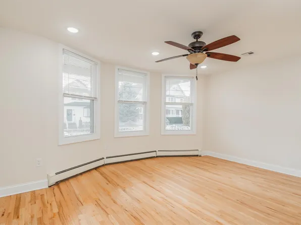 77 West 50th Street image 6 of 16