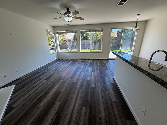 3rd image of 445 Sysonby Ct