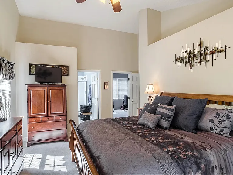 4619 James Crossing Dr — Photo 10