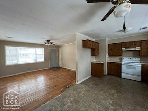 4th image of 605 Kelly Dr