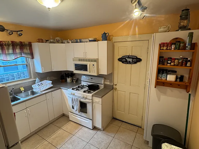 743-745 Blossom Rd — Photo 8