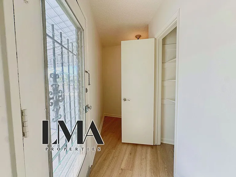 1830 N La Brea Ave #7A — Photo 24