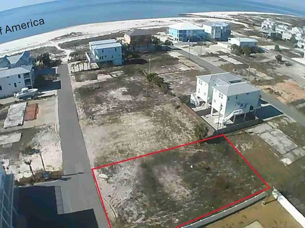 112 41st St, Mexico Beach, FL 32456
