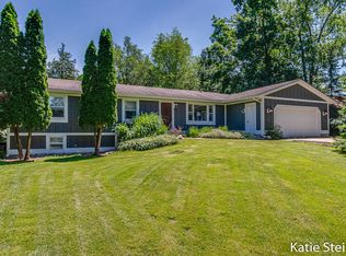 1590 Spaulding Ave SE, Grand Rapids, MI 49546