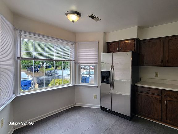 3rd image of 1563 Jameson Dr
