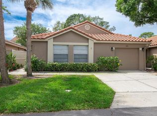 491 Saint Tropez Cir NE, Saint Petersburg, FL 33703