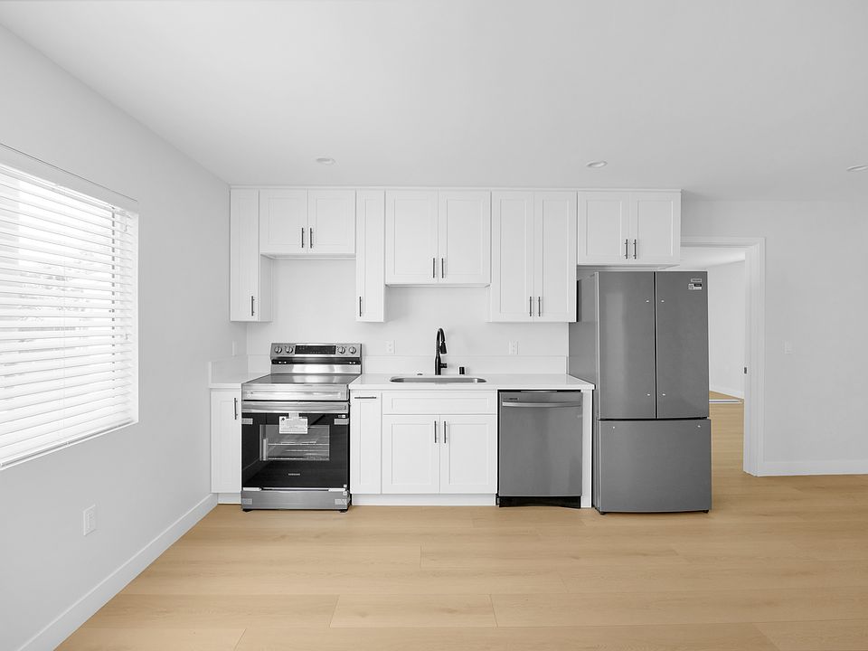1st image of 1607 Vuelta Grande Ave #A2
