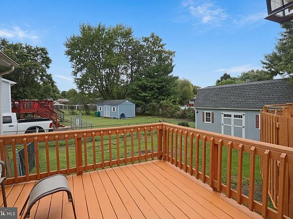 5th image of 108 Midland Dr