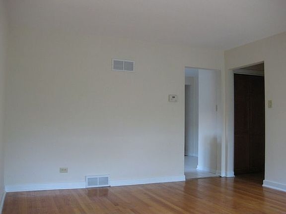 3rd image of 8950 Lamon Ave #2S