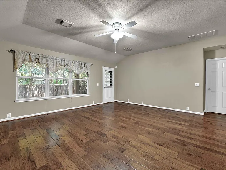 2706 Woodspring Forest Dr — Photo 14
