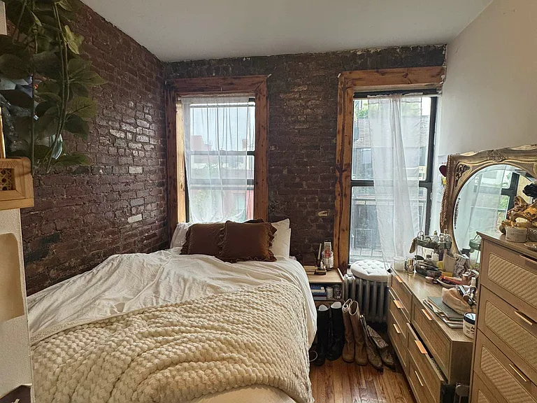 202 E 7th St #3F — Photo 8