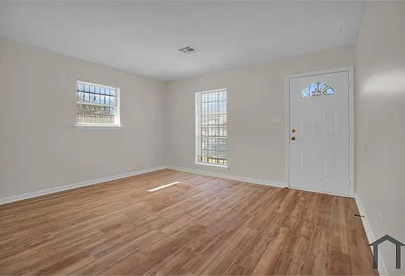 724 Golden Gate Dr — Photo 9