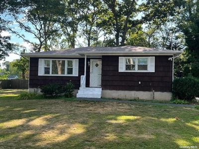 433 Maure Avenue, East Patchogue, NY, 11772