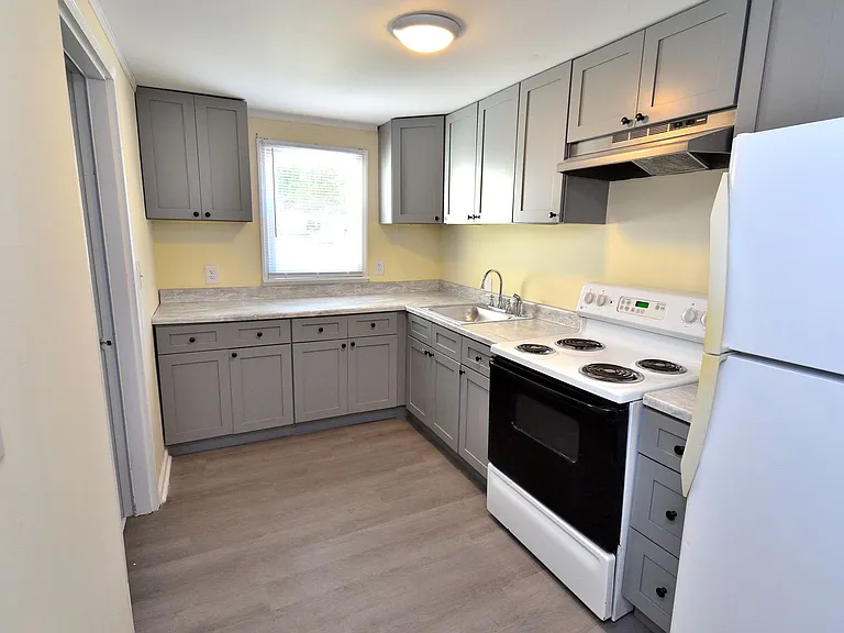 827 Gay St — Photo 9