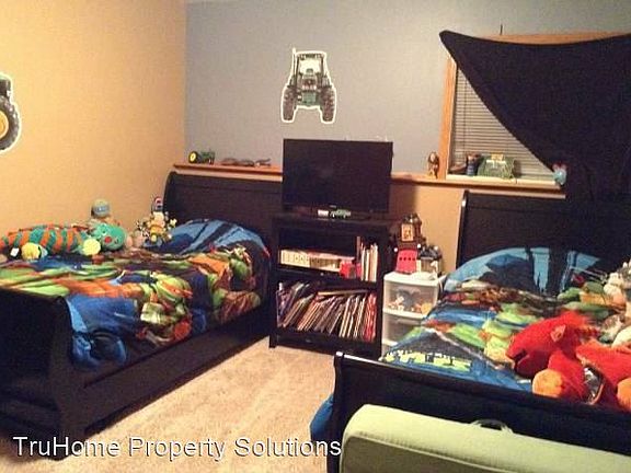 5th image of 921 32nd Ave S APT 2