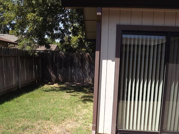 5th image of 2435 Meadow Dr