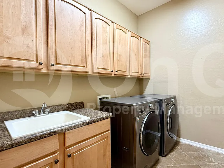3137 E Fandango Dr — Photo 28