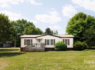 318 Tuckers Grove Rd, Statesville, NC 28625