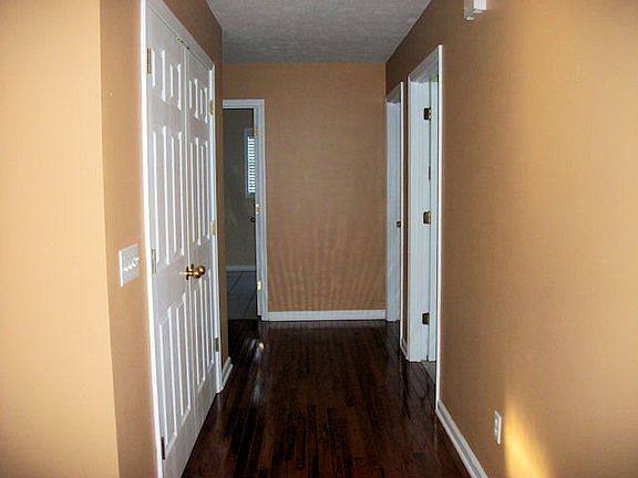 5th image of 187 Bakersfield Dr