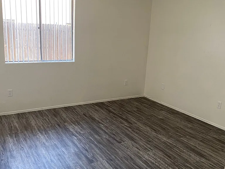 3322 E Bermuda St #B — Photo 9