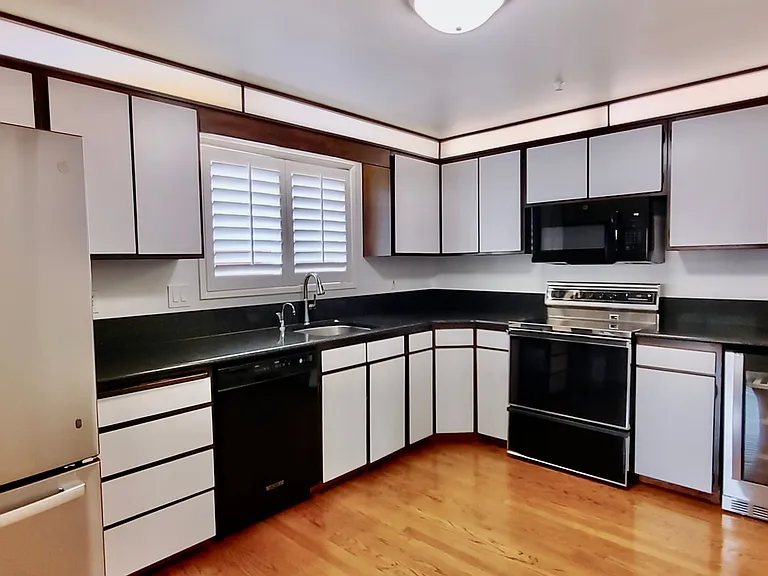 4470 Lakeview Blvd — Photo 8