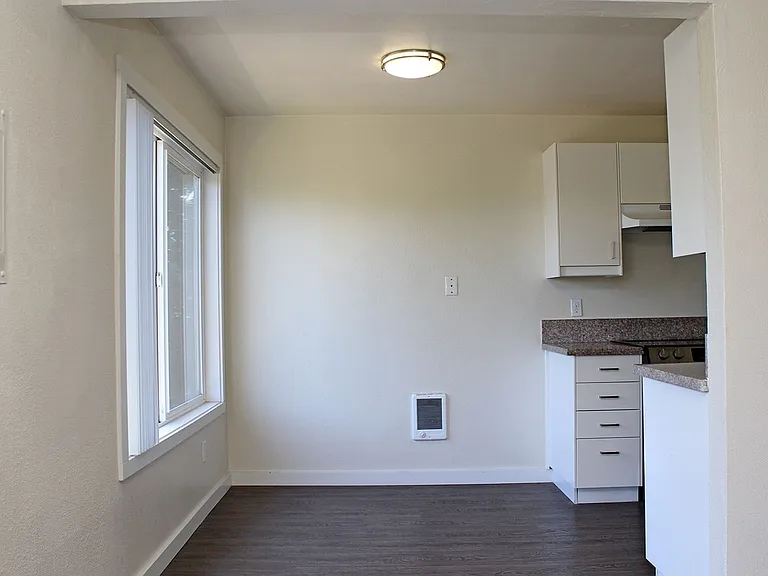 9222 N Lombard St — Photo 41