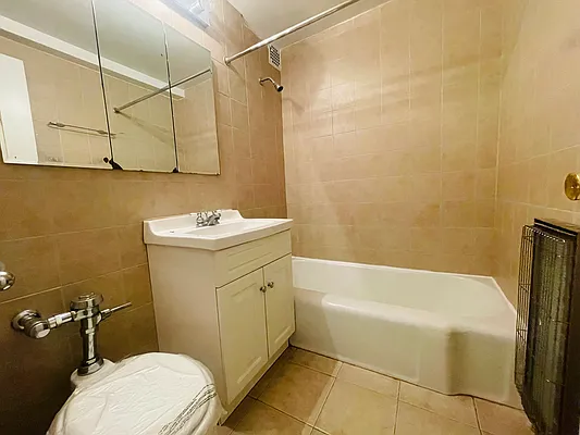 Rented by Oxford Property Group | media 12