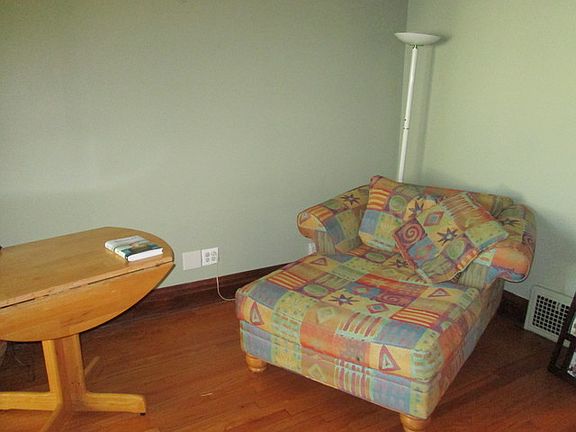 3rd image of 1113 S Harvey Ave