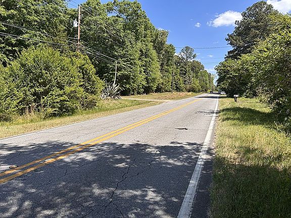 5th image of 1034 Riggins Mill Rd