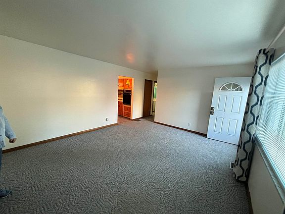 5th image of 106 Kathy Ct