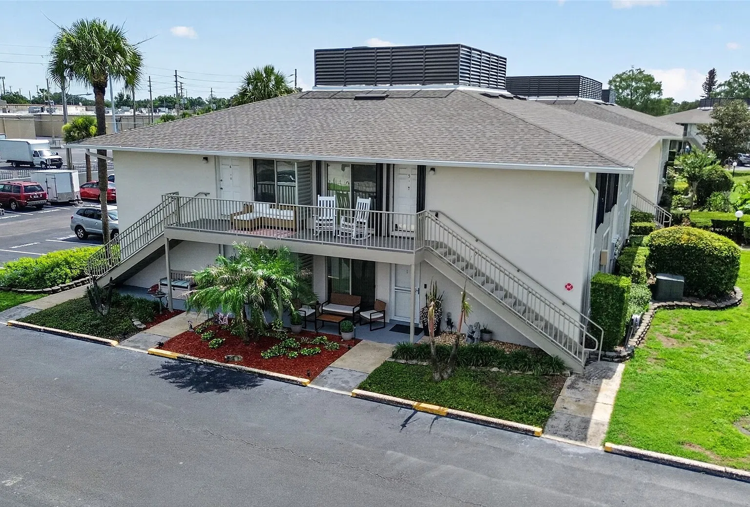1 bed, 695 sqft, $1,300 — Photo 1
