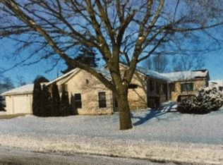 402 Maple Ave N, Forreston, IL 61030