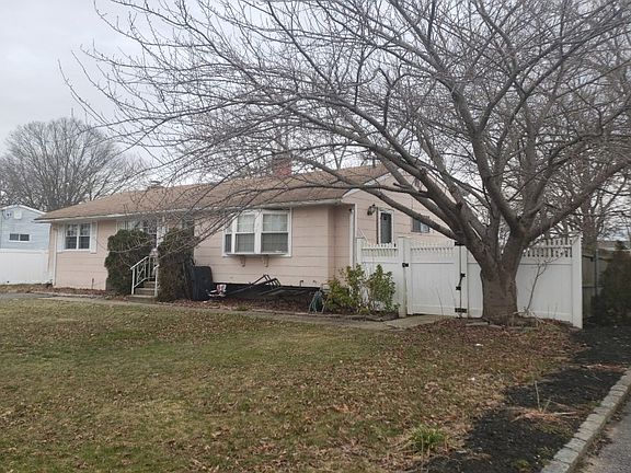 2nd image of 24 Norwalk Ln