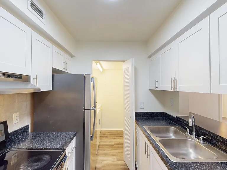 Lakewood Place — Photo 134