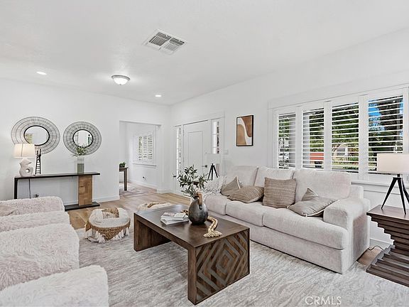 5th image of 332 Chester Pl