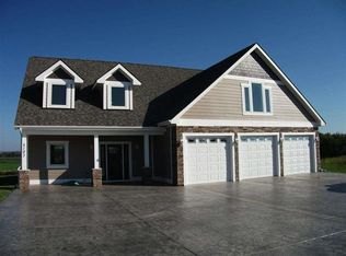 5107 Tumbleweed Rd NW, Minot, ND 58703