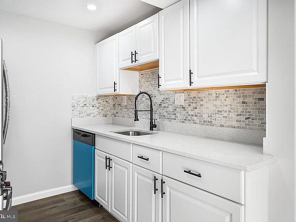 3rd image of 1827 Dutch Village Dr Unit K-350