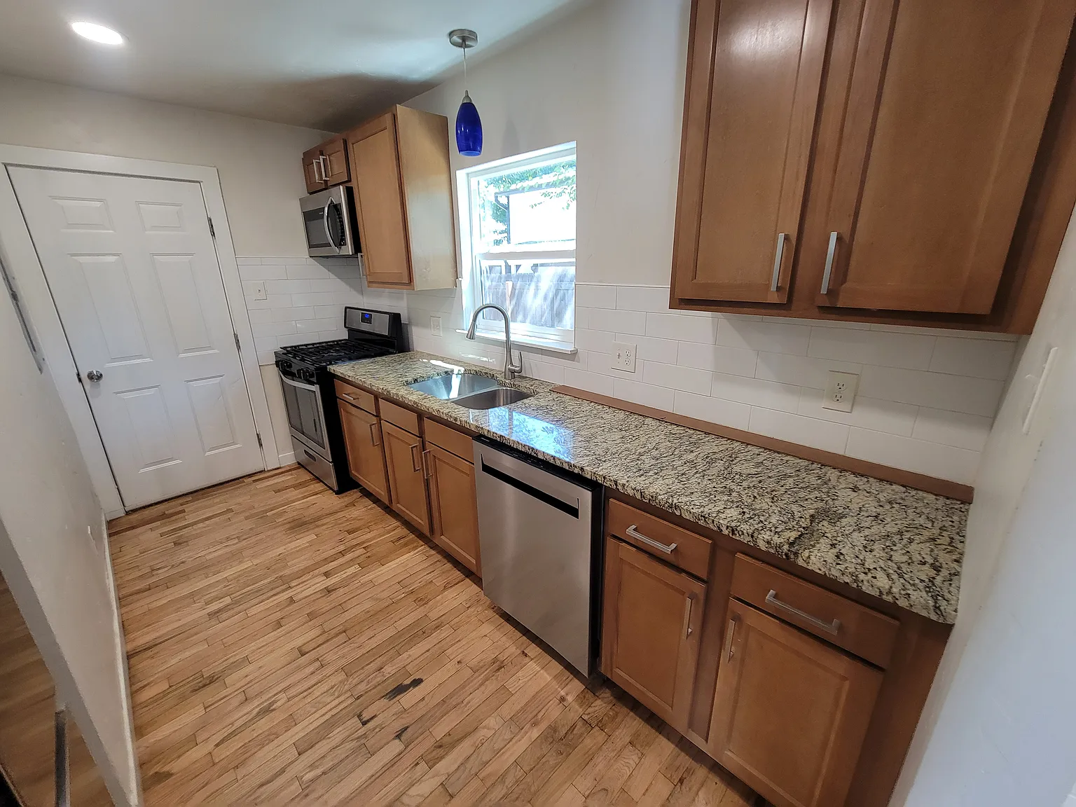 1016 E Moreno Ave — Photo 4