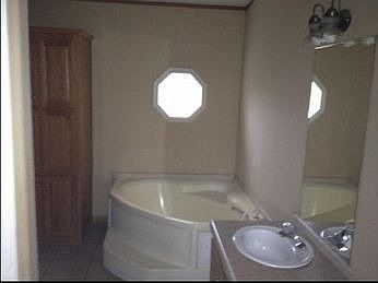 5th image of 13519 Amanda Dr