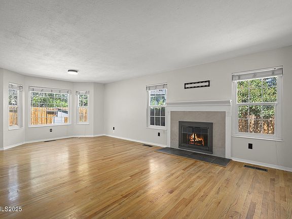 4th image of 2125 Woodhaven Ln
