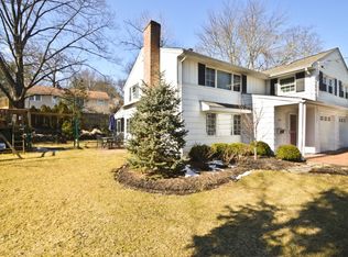 944 Barnes Dr, Ridgewood, NJ 07450