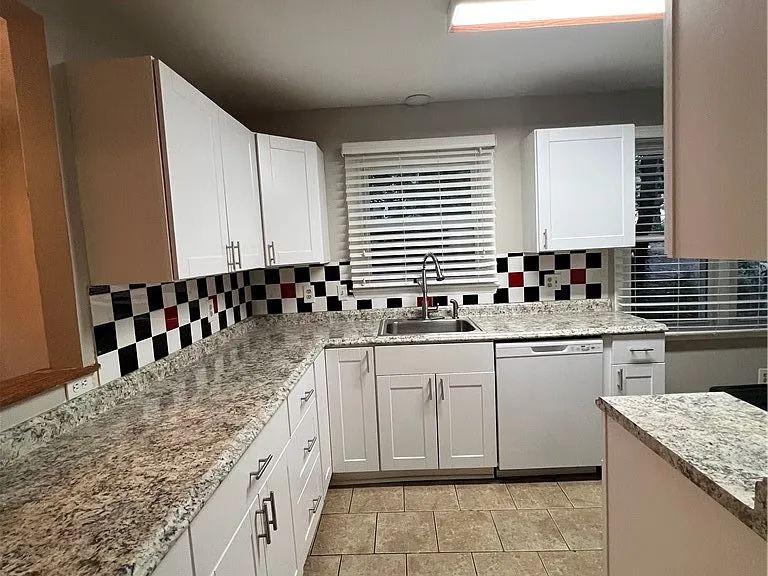 1838 Ferncreek Pl — Photo 12