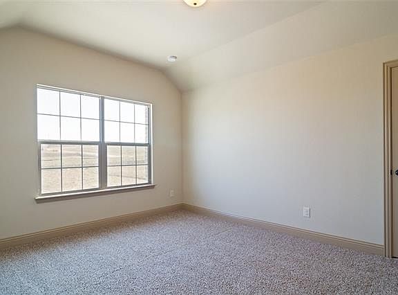 5th image of 724 Gray Wash Dr