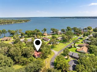 21743 Shore Dr, Chandler, TX