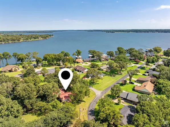 21743 Shore Dr, Chandler, TX 75758